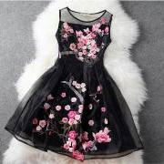 Luxury Designer Gorgeous Embroidered Lace Dress - Black